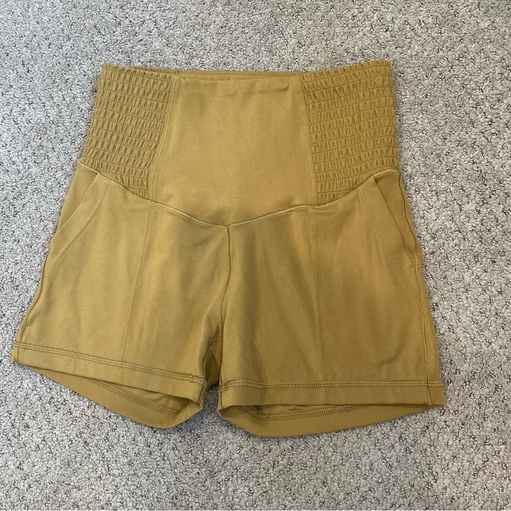 Aerie real me smocked 3” shortie